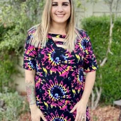 Boutique Simplified Burst Of Color Short Sleeve Top