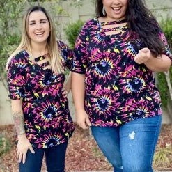 Boutique Simplified Burst Of Color Short Sleeve Top