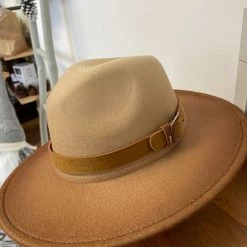 Iris & Rainbow Boutique #L591 That Perfect Touch Hat (Tan)