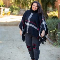 Boutique Simplified Weekend In The City Poncho