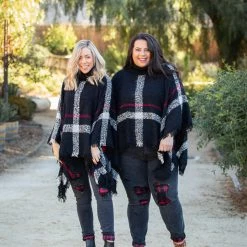 Boutique Simplified Weekend In The City Poncho