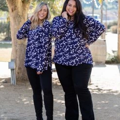 Boutique Simplified Navy And Daisy Long Sleeve Top