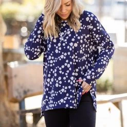 Boutique Simplified Navy And Daisy Long Sleeve Top