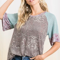 Boutique Simplified Picturesque Paisley Raglan Top