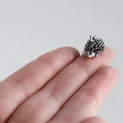 Iris & Rainbow Boutique #J969 Hedgehog Necklace