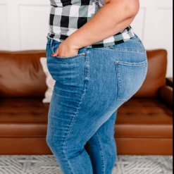 Iris & Rainbow Boutique New Arrivals #K524 Eyes On Me Tummy Control Judy Blue Jeans 34 Iris & Rainbow Boutique New Arrivals #K524 Eyes On Me Tummy Control Judy Blue Jeans