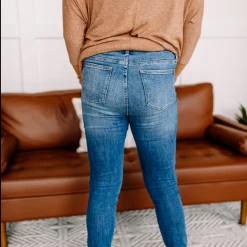 Iris & Rainbow Boutique New Arrivals #K524 Eyes On Me Tummy Control Judy Blue Jeans 32 Iris & Rainbow Boutique New Arrivals #K524 Eyes On Me Tummy Control Judy Blue Jeans