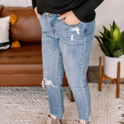 Iris & Rainbow Boutique New Arrivals #K770 Take A Knee Judy Blue Girlfriend Jeans 33 Iris & Rainbow Boutique New Arrivals #K770 Take A Knee Judy Blue Girlfriend Jeans