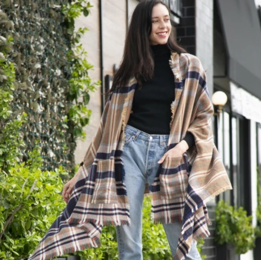 Iris & Rainbow Boutique New Arrivals #K791 Cold Shoulder No More Ruana (NAVY)