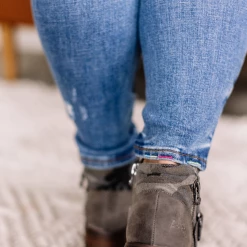 Iris & Rainbow Boutique New Arrivals #L263 Light Up The Night Judy Blue Skinny Jeans