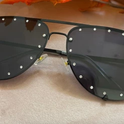 Iris & Rainbow Boutique #M554 Hollywood Studded Aviator Sunglasses New Arrivals