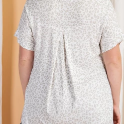 Iris & Rainbow Boutique #M989 Ready To Escape Leopard Top