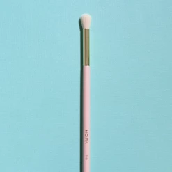 Iris & Rainbow Boutique #N210 Pointed Blender Brush- 104