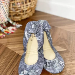 Iris & Rainbow Boutique #C20 Storehouse In Stock Flats (Special Edition)