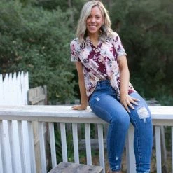 Boutique Simplified Floral Motif Short Sleeve Gabby