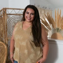 Boutique Simplified All In The Details Sleeveless Top