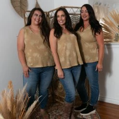 Boutique Simplified All In The Details Sleeveless Top