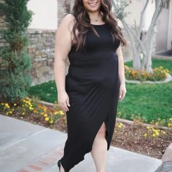 Boutique Simplified New Arrivals Lily Tulip Maxi Dress In Black