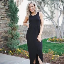 Boutique Simplified New Arrivals Lily Tulip Maxi Dress In Black