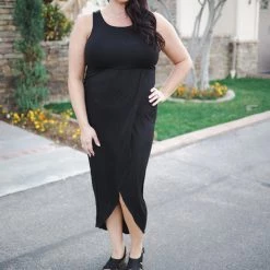 Boutique Simplified New Arrivals Lily Tulip Maxi Dress In Black