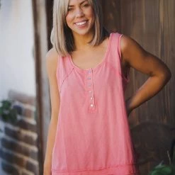 Boutique Simplified Cora-lina Sleeveless Top