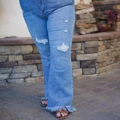 Boutique Simplified Living On The Fringe Risen Jeans