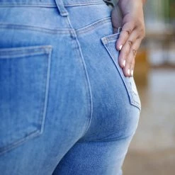 Boutique Simplified Living On The Fringe Risen Jeans