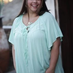 Boutique Simplified Peppermint Patti Peasant Top