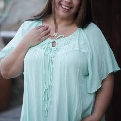 Boutique Simplified Peppermint Patti Peasant Top