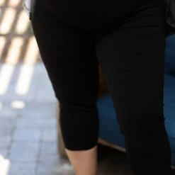 Boutique Simplified New Arrivals Perfect Curves Crop Leggings