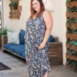 Boutique Simplified Heart Is Taking Over Maxi