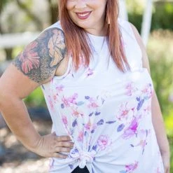 Boutique Simplified Spreading Joy Sleeveless Top New Arrivals