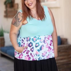 Boutique Simplified Lisa Frankie Tiered Dress