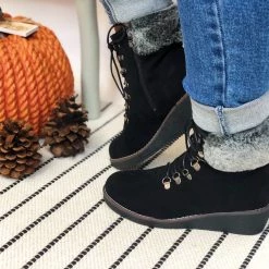 Iris & Rainbow Boutique #K912 Fox Corky Boots (Black)