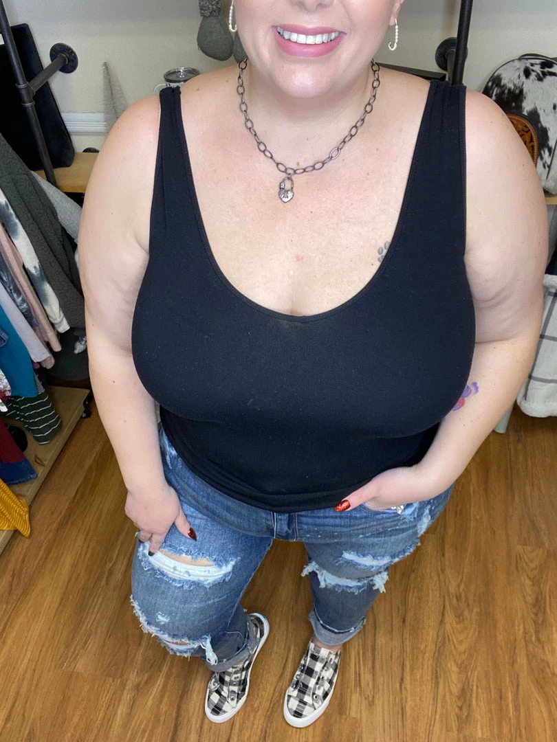 Iris & Rainbow Boutique #81 Beach Splash Judy Blue Boyfriend Jeans 4 Iris & Rainbow Boutique #81 Beach Splash Judy Blue Boyfriend Jeans