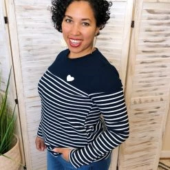 Iris & Rainbow Boutique #J809 Heart On The Line Top