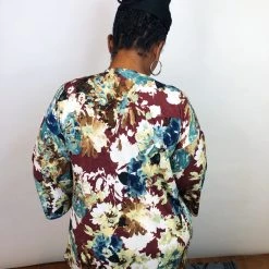 Iris & Rainbow Boutique #K643 Pushing Limits Floral Cardigan