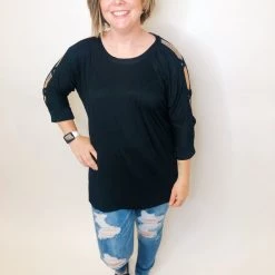 Iris & Rainbow Boutique #K394 Crossing The Dark Lattice Sleeve Top