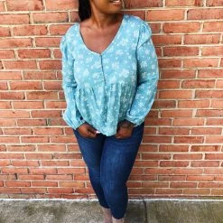 Iris & Rainbow Boutique #K669 Bend & Snap Judy Blue Skinny Jeans