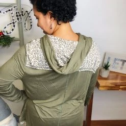 Iris & Rainbow Boutique #L557 Pretty Leopard Top 20 Iris & Rainbow Boutique #L557 Pretty Leopard Top