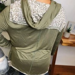 Iris & Rainbow Boutique #L557 Pretty Leopard Top 19 Iris & Rainbow Boutique #L557 Pretty Leopard Top