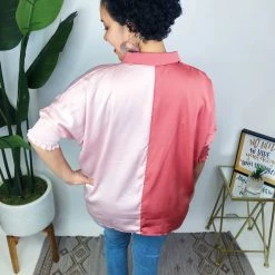 Iris & Rainbow Boutique #M552 Kiss My Lips Top New Arrivals