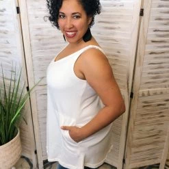 Iris & Rainbow Boutique #K58 Checkmate Sleeveless Top (White)