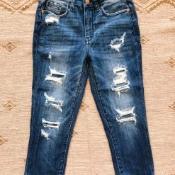 Iris & Rainbow Boutique #K552 Feeling Myself In Contrast Patch Judy Blue Skinny Capri New Arrivals