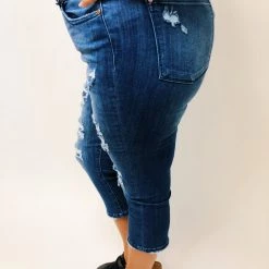 Iris & Rainbow Boutique #K552 Feeling Myself In Contrast Patch Judy Blue Skinny Capri New Arrivals