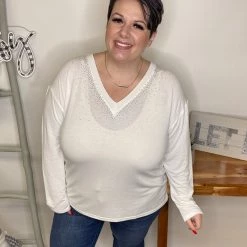 Iris & Rainbow Boutique #L540 City Night Long Sleeve (Off White)