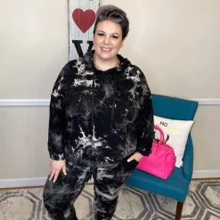 Iris & Rainbow Boutique #H679 Marble Tie Dye Fitter Hoodie