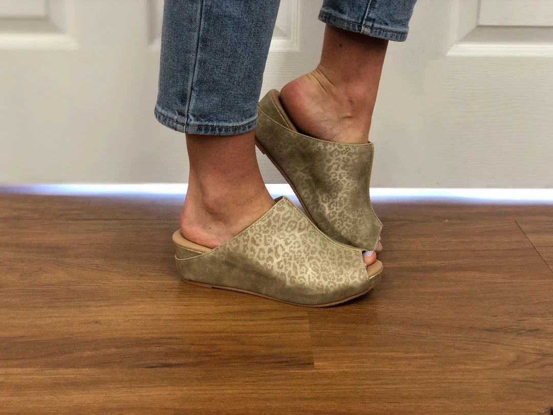 Iris & Rainbow New Arrivals #H100 Trinity Gold Leopard Mules 3 Iris & Rainbow New Arrivals #H100 Trinity Gold Leopard Mules