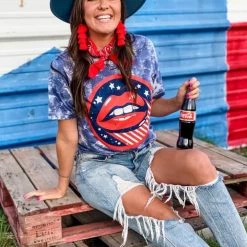 Iris & Rainbow Boutique New Arrivals #J459 Kiss Of Pride Tee