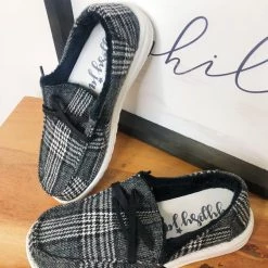 Iris & Rainbow Boutique #L595 *Doorbuster* Shoes On Plaid